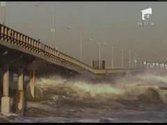 Mare agitata in California