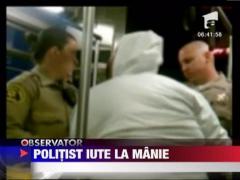 Un politist din Los Angeles a lovit o femeie cu cotul in figura