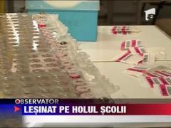 Un elev a lesinat pe holul scolii