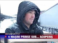 Masini avariate dupa ce acoperisul unei parcari s-a prabusit