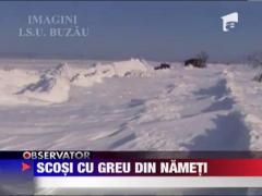 Situatii disperate in judetele Buzau si Vrancea din cauza zapezii ‎