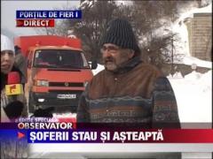 Sute de masini si tiruri au fost trase pe dreapta