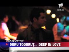 Solistul de la Deep Central si sotia lui au plecat intr-o vacanta la Paris