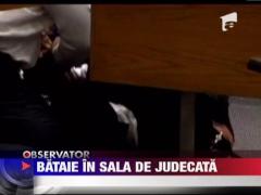 SUA: Bataie in sala de judecata