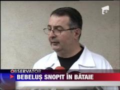 UPDATE / Si-a snopit in bataie bebelusul pentru ca plangea
