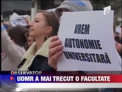 Guvernul ignora protestele romanilor si cedeaza in fata liderilor maghiari