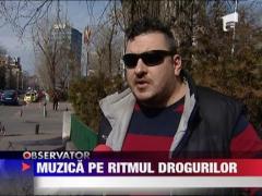 Tobosar pe scena, traficant de cannabis, pe strada