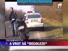 Un motociclist de 33 de ani aproape a decolat de pe sosea