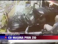 Un sofer din SUA a intrat cu masina in zidul unui supermarket