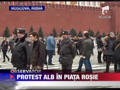 Protest alb in Piata Rosie