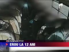 Un adolescent a devenit erou dupa ce si-a salvat colegii