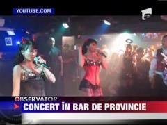 Fetele de la Cheeky Girls tin concerte in barurile de provincie