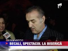 Gigi Becali a mancat in curtea bisericii un ou cu tot cu coaja!