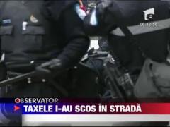 Confruntari violente intre studenti si politie in Montreal