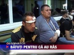 Au fost batuti pentru ca au ras de o fata