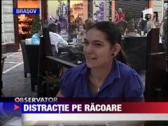 Romanii umplu terasele si parcurile