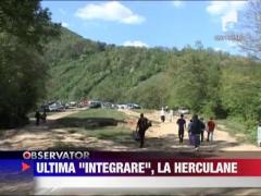 4.000 de yoghini, la Baile Herculane ‎