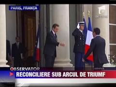 Reconciliere sub Arcul de Triumf