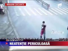 China: Doi copii, la un pas de tragedie