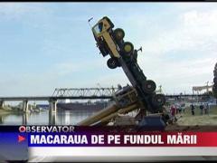 O macara s-a rasturnat in Marea Neagra
