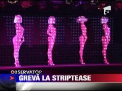 Prima greva a erei Hollande: dansatoarele topless protesteaza