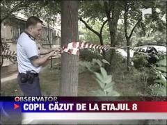 UPDATE/ Copil cazut de la etajul 8