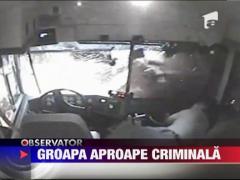 SUA: Autobuz plin de copii, la un pas de tragedie