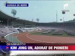 Kim Jong Un, adorat de pionieri
