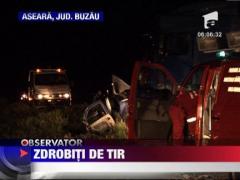 Au intrat cu masina sub TIR! Doua vieti, spulberate intr-o clipa in Buzau
