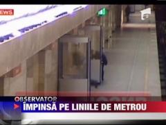 IMAGINI SOCANTE! Impinsa pe linia de metrou