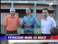 Petrecere PDL-ista cu bere si lautari intr-o localitate gorjeana