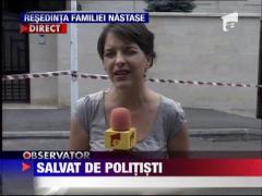 Adrian Nastase, salvat de unul dintre politistii veniti sa-l duca la arest!