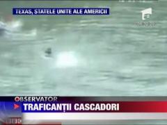SUA: Traficantii de droguri sar cu masinile in apele unui rau la granita cu Mexic, sa nu cada in mainile politistilor