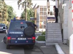 Razii in casele traficantilor de masini de lux