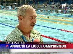 Ancheta la liceul campionilor! O fosta campioana la inot isi baga antrenorul la apa
