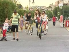 Parcul Izvor, invadat de sute biciclisti