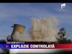 Turnuri demolate printr-o explozie controlata