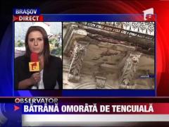 O femeie a fost omorata in centrul Brasovului de o bucata de tencuiala