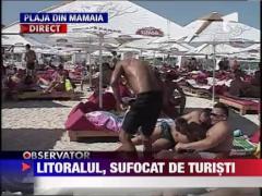 Plajele de pe litoral sunt sufocate de turisti