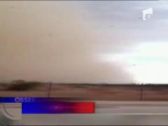 O furtuna de nisip a 'inghitit' orasul american Phoenix