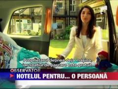 Si-a transformat masina in camera de hotel