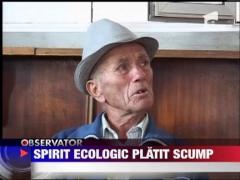 Doua femei au jefuit un batran cand acesta incerca sa le vanda sticle de plastic