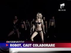 Lady Gaga a fost vizitata de un robot la hotel!