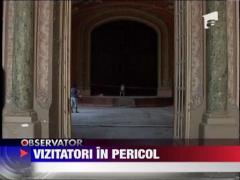 Turistii care viziteaza Cazinoul din Constanta, in pericol. Cladirea risca sa se prabuseasca