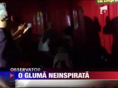 Un numar de umor l-a lasat pe un comedian din Statele Unite cu o falca umflata la propriu