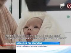 Un nou-nascut supranumit miracolul din Argentina a ajuns dupa cinci lui de spitalizare acasa