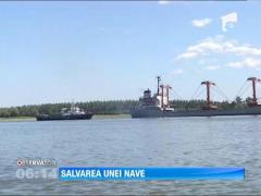Nava africana esuata pe Dunare, la Braila, a fost scoasa din bancul de nisip