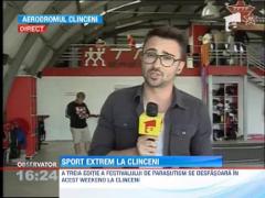A treia editie a festivalului de parasutism se desfasoara la Clinceni
