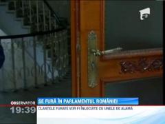 Atentie, se fura clantele din Parlamentul Romaniei!