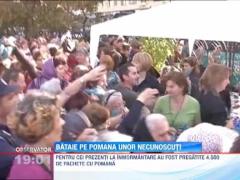 Peste 1500 de credinciosi s-au imbrancit pentru pomana unor necunoscuti